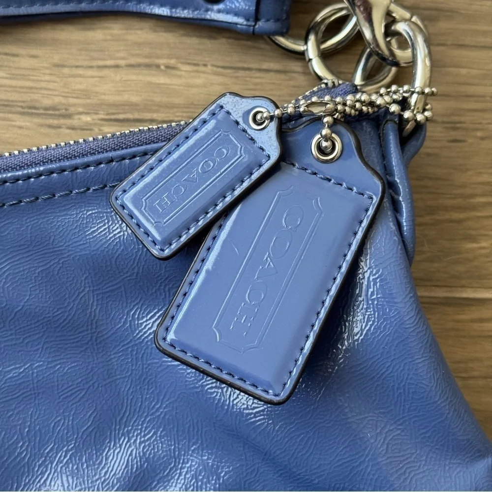 COACH F23401 Periwinkle Daisy Liquid Gloss Pocket Hobo Bag